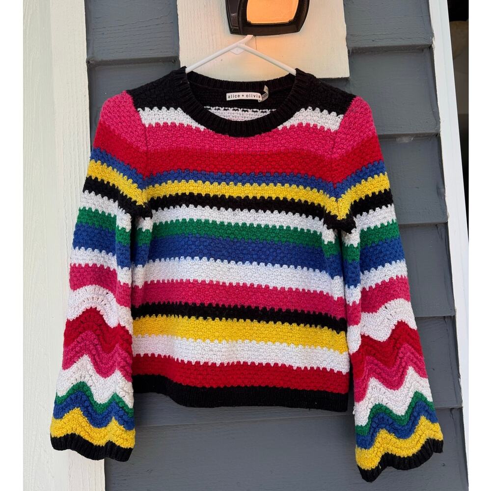ALICE + OLIVIA Rainbow Stripe Bell Sleeve Knit Sweater Size Large